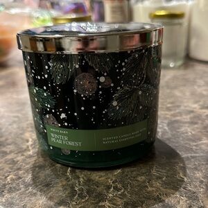 White Barn Green Winter Pear Candle
